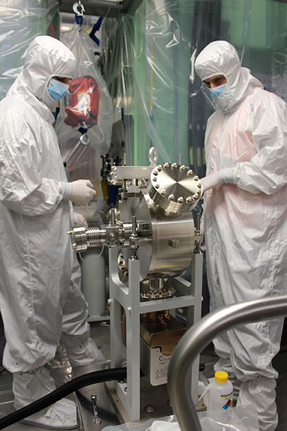 FRIB has installed warm diagnostic chambers between the β=0.041 quarter-wave resonator cryomodules in its linear accelerator tunnel. 
