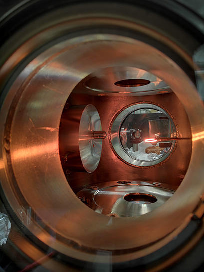 Stopping volume in the gas-cell setup with a glowing desorption filament. 